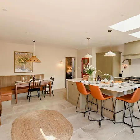 2 Bed In Oc-92946 Helmsley