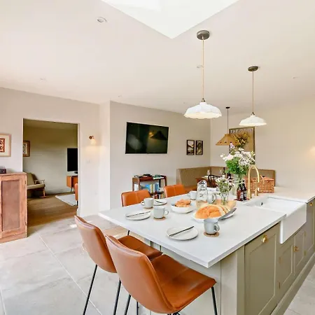 Holiday home 2 Bed In Oc-92946 *