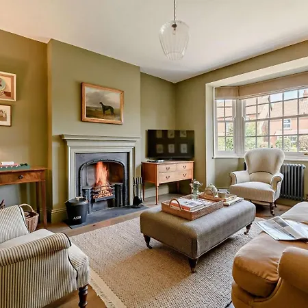 2 Bed In Oc-92946 Holiday home *