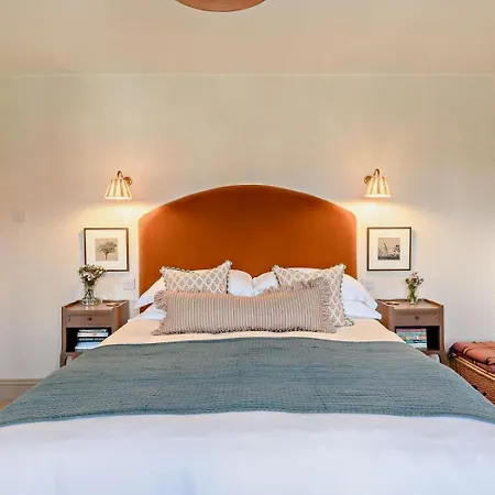 2 Bed In Oc-92946 Holiday home