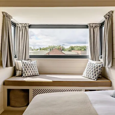 2 Bed In Oc-92946